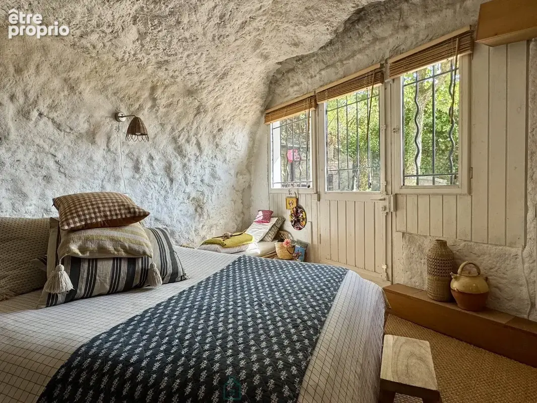 Vivre dans la roche, au cur de La Roche-Guyon : une maison singulière pour ceux qui cherchent tout sauf une maison ordinaire. - photo 13