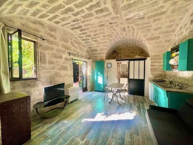 Maison 406 m² à Pomerols  - photo 8