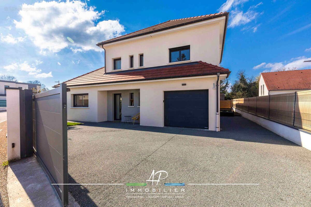 Maison à SAINT-JULIEN