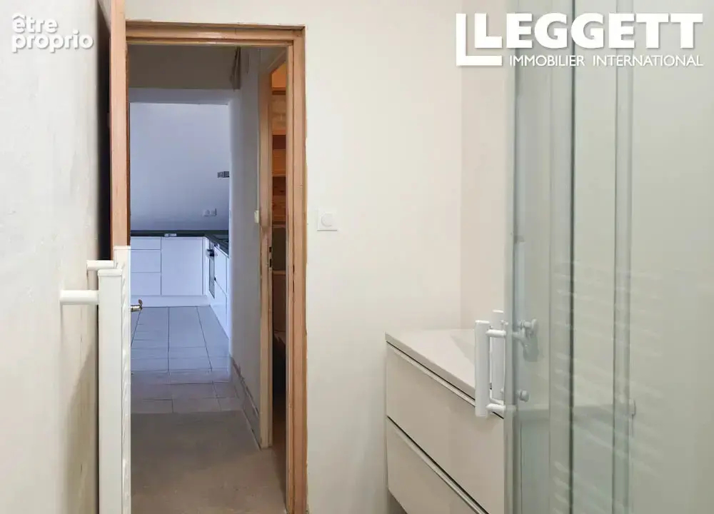 Maison individuelle en pierre avec bâtiments et jardin - photo 5