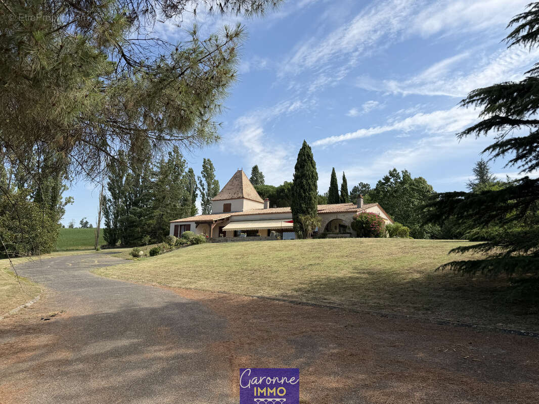 Maison de caractère sur 2.3 hectares - photo 3