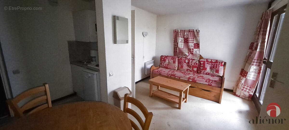 Appartement à MORILLON