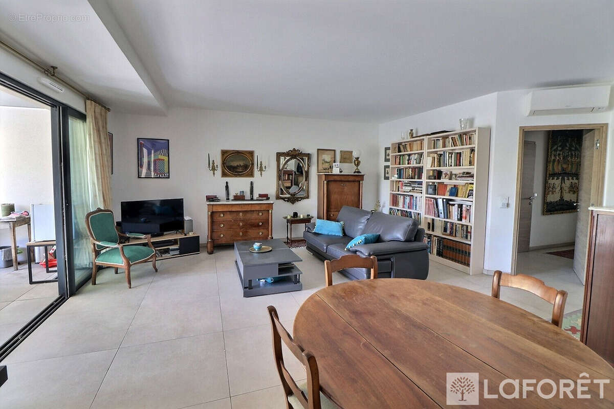 Appartement à HYERES