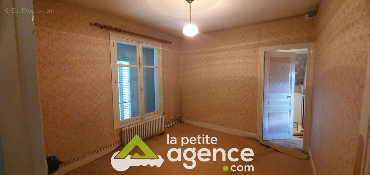 Maison à MONTLUCON