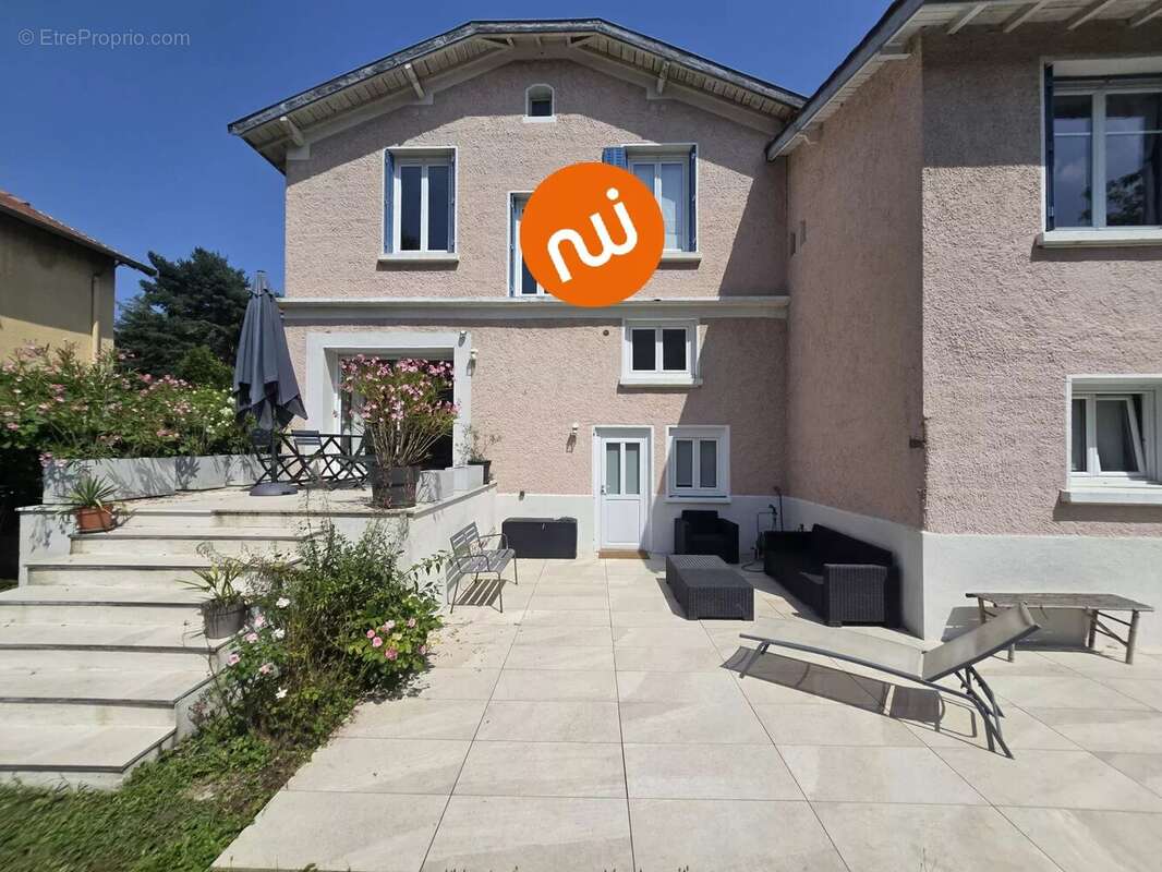 Maison à TASSIN-LA-DEMI-LUNE