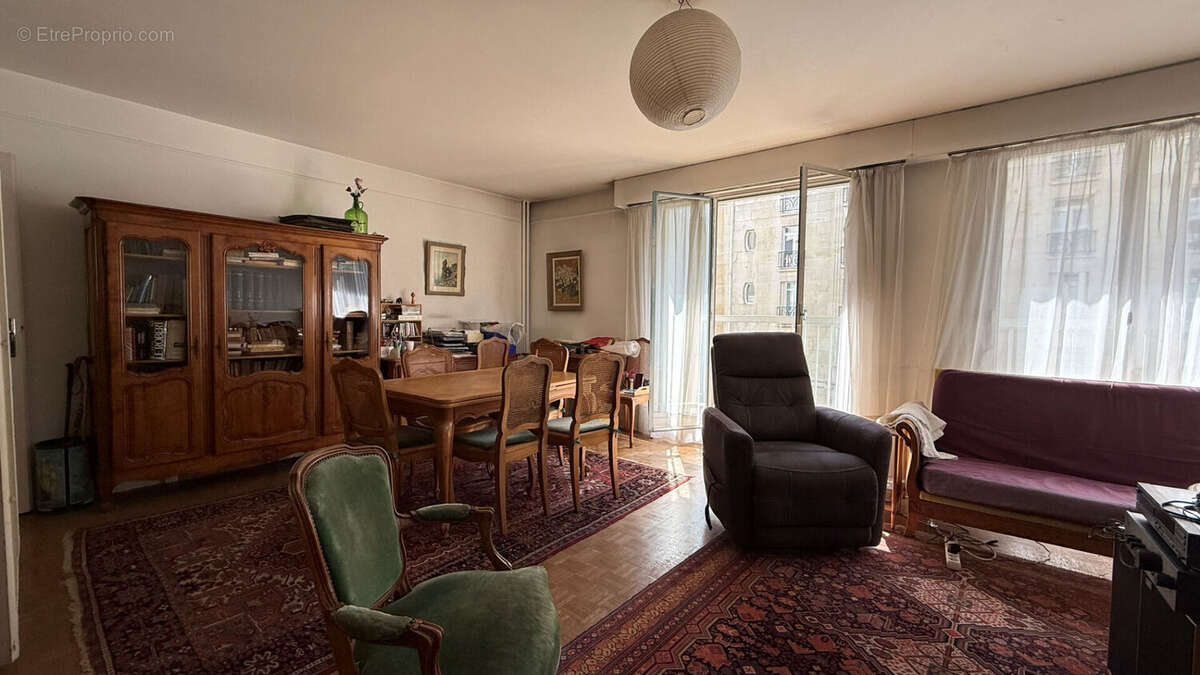 Appartement à PARIS-15E