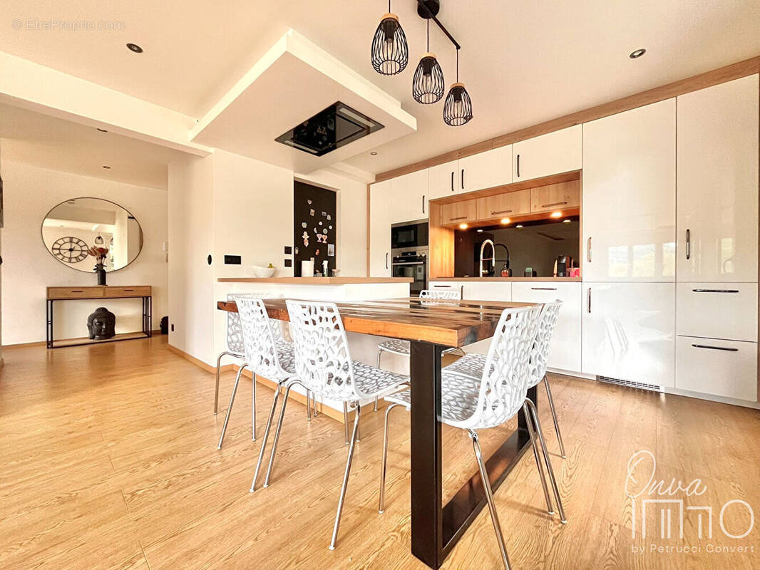 Appartement à FONTAINES-SUR-SAONE