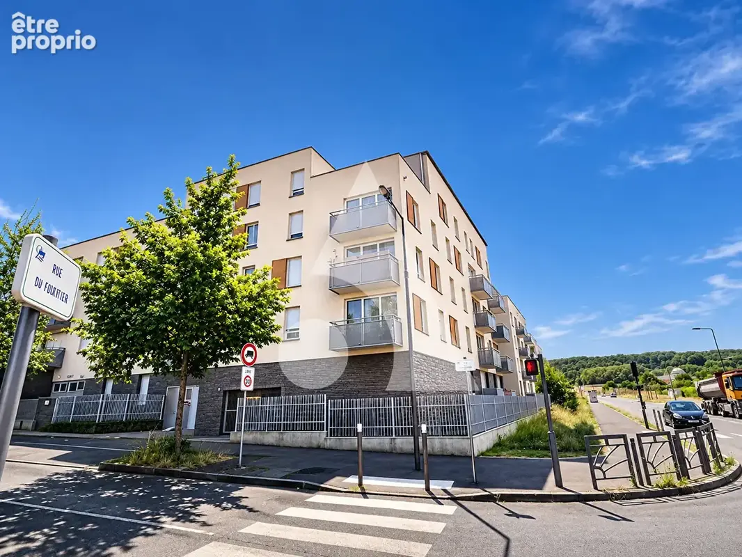 Appartement à JOUY-LE-MOUTIER