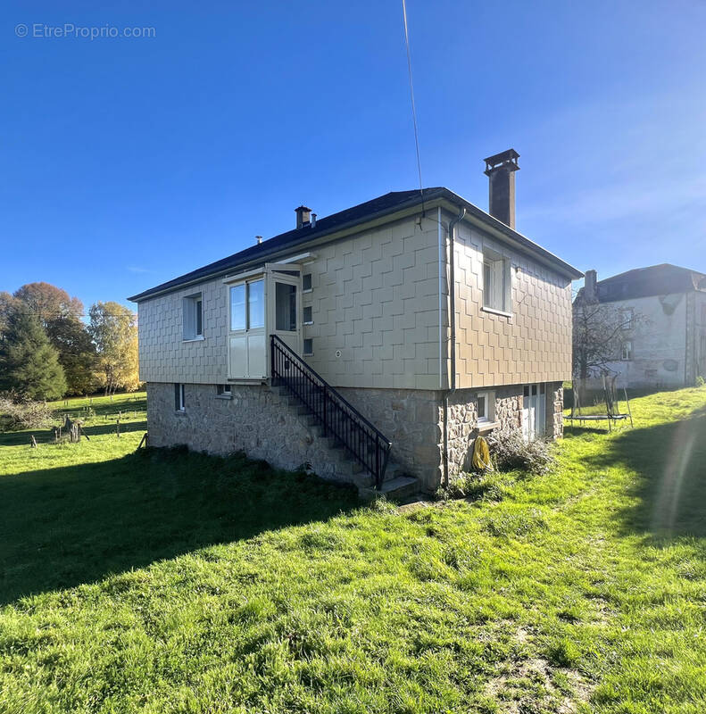 Maison à EGLETONS