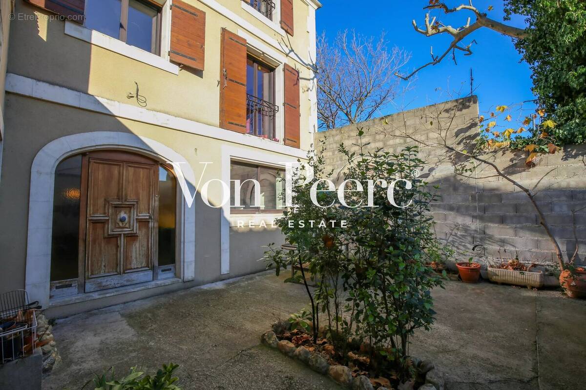 Appartement à EYRAGUES