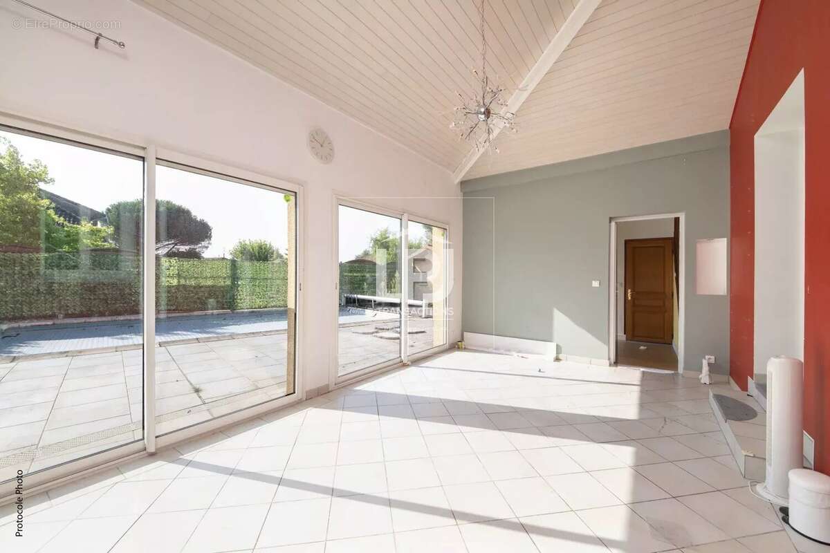 Maison à LA SALVETAT-SAINT-GILLES