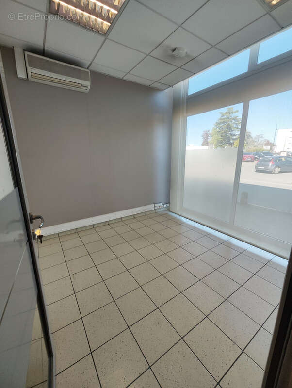 Commerce à LE MEE-SUR-SEINE