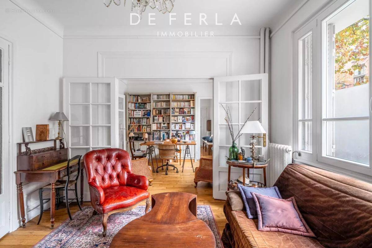 Appartement à PARIS-14E