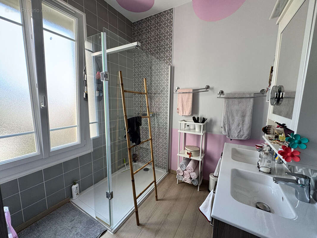 Maison à vendre - Goderville centre - 136 m² - 4 chambres - Sous-sol - Jardin - photo 11