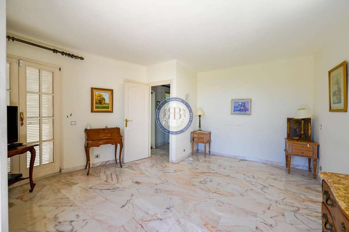 Maison à VALLAURIS