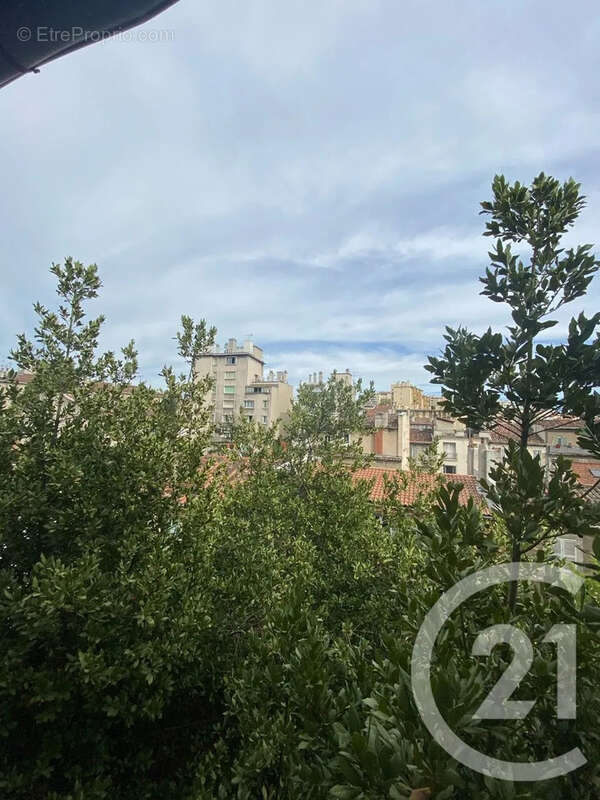 Appartement à MARSEILLE-4E