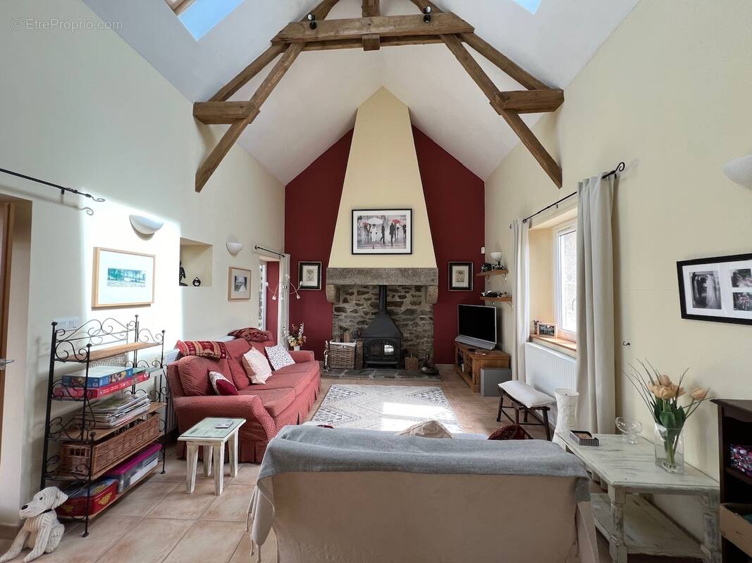 Jolie maison 6 pièces et 2500m2 au calme - photo 2