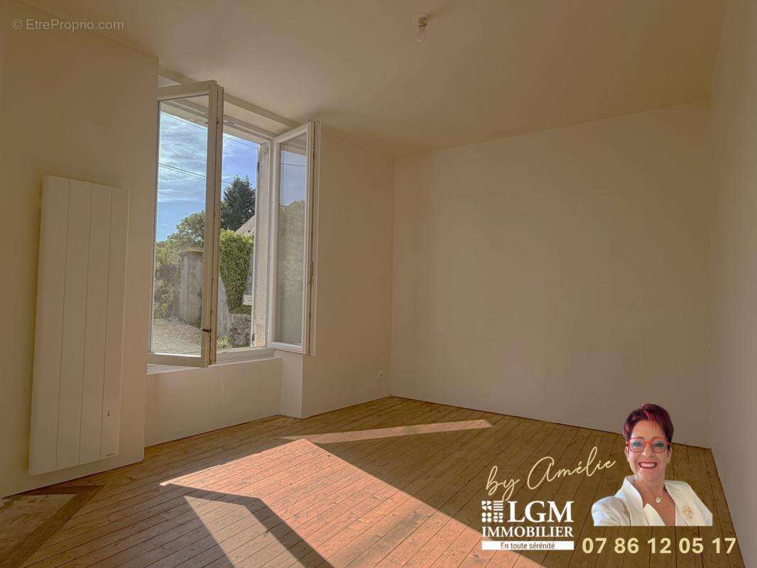 Crézancy – Maison de caractère 3 Chambres avec dépendances sur 784 m² - photo 4