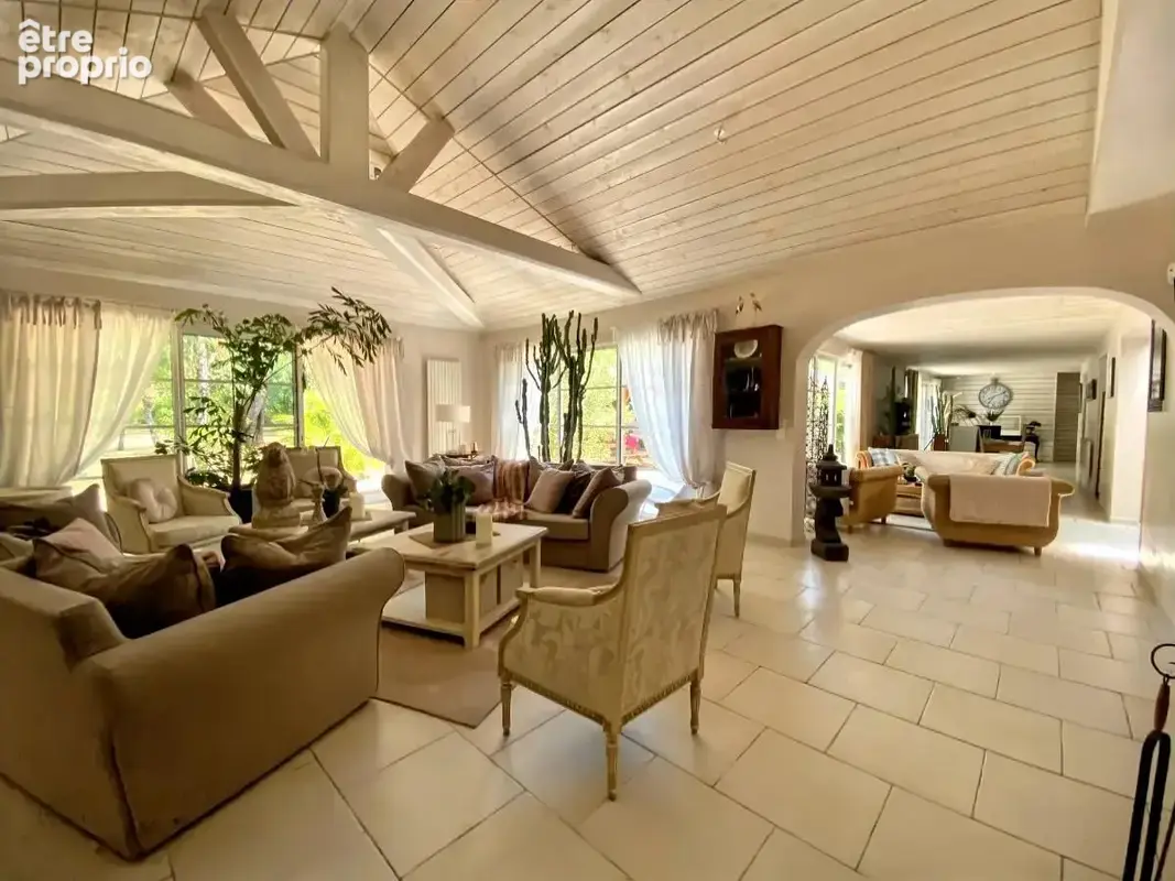 Maison 278 m² à Basse-Goulaine  - photo 6