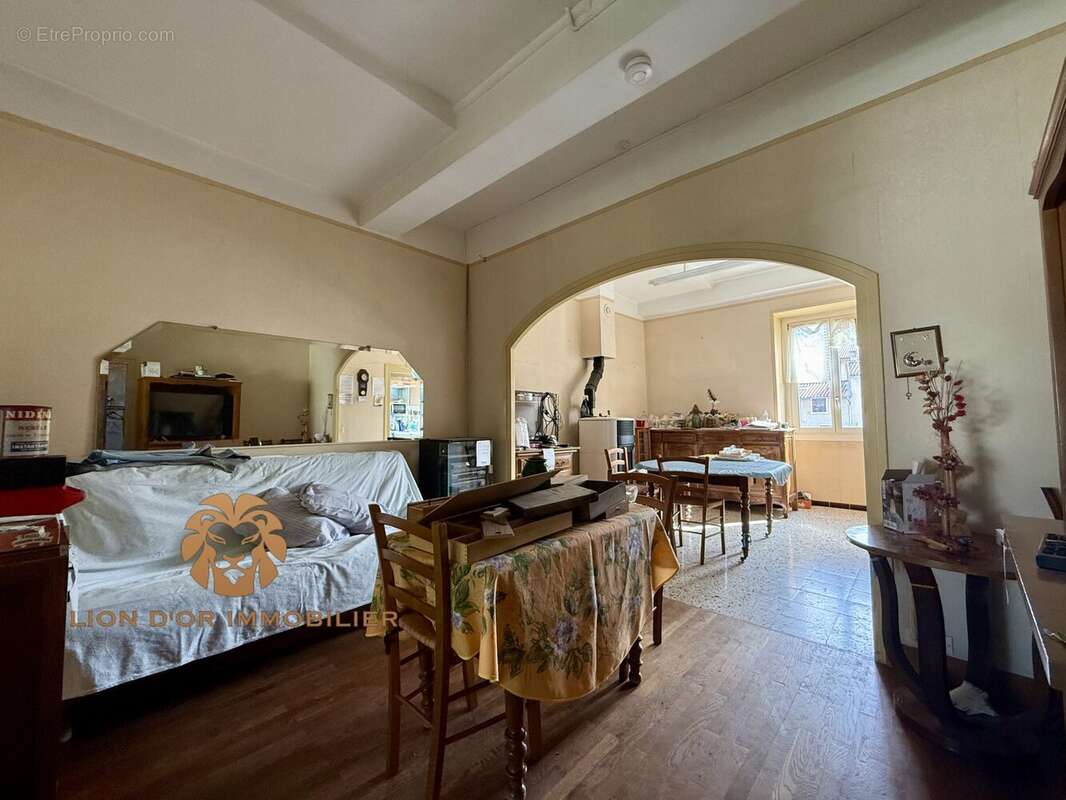 Maison à NEUVILLE-SUR-SAONE