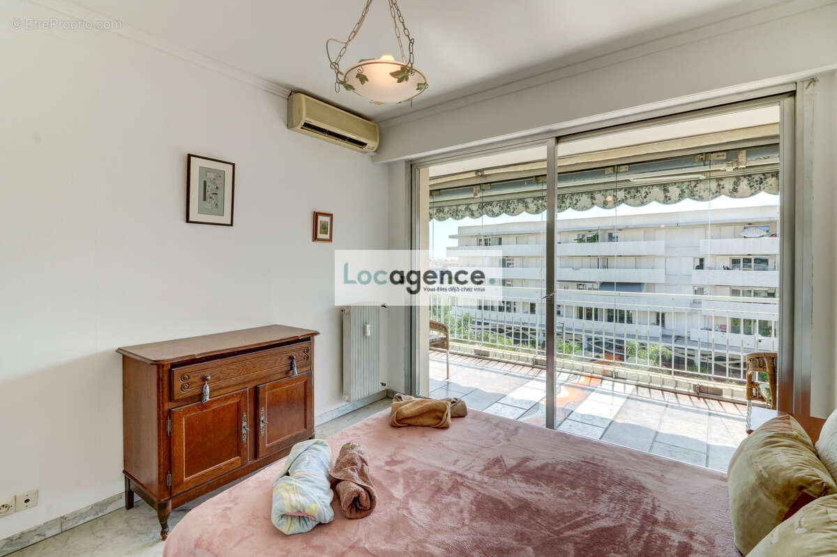 Appartement à MANDELIEU-LA-NAPOULE