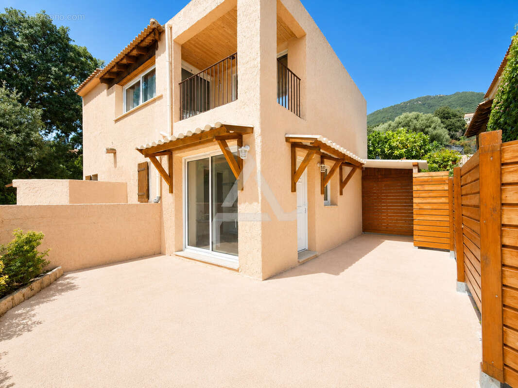 Appartement t2 de 61 m2 dans petite copropriété de charme à 20min de porto-vecchio - photo 3