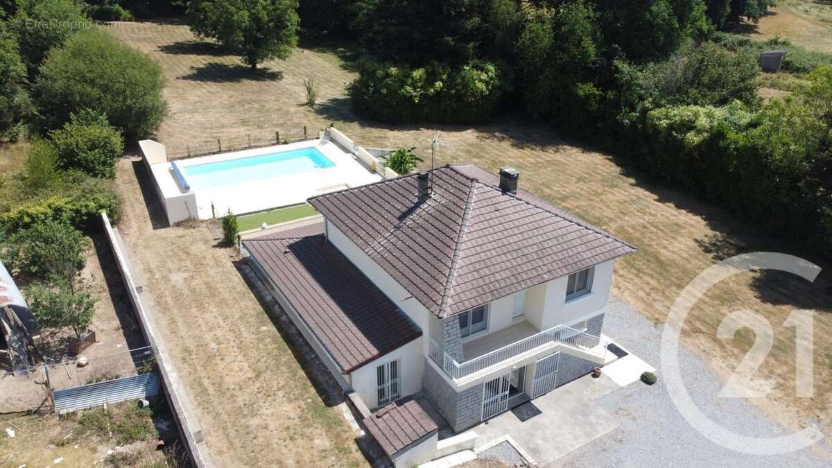 Maison à COUZEIX