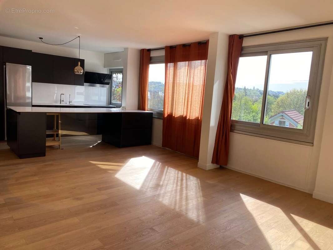 Appartement à LE PERREUX-SUR-MARNE