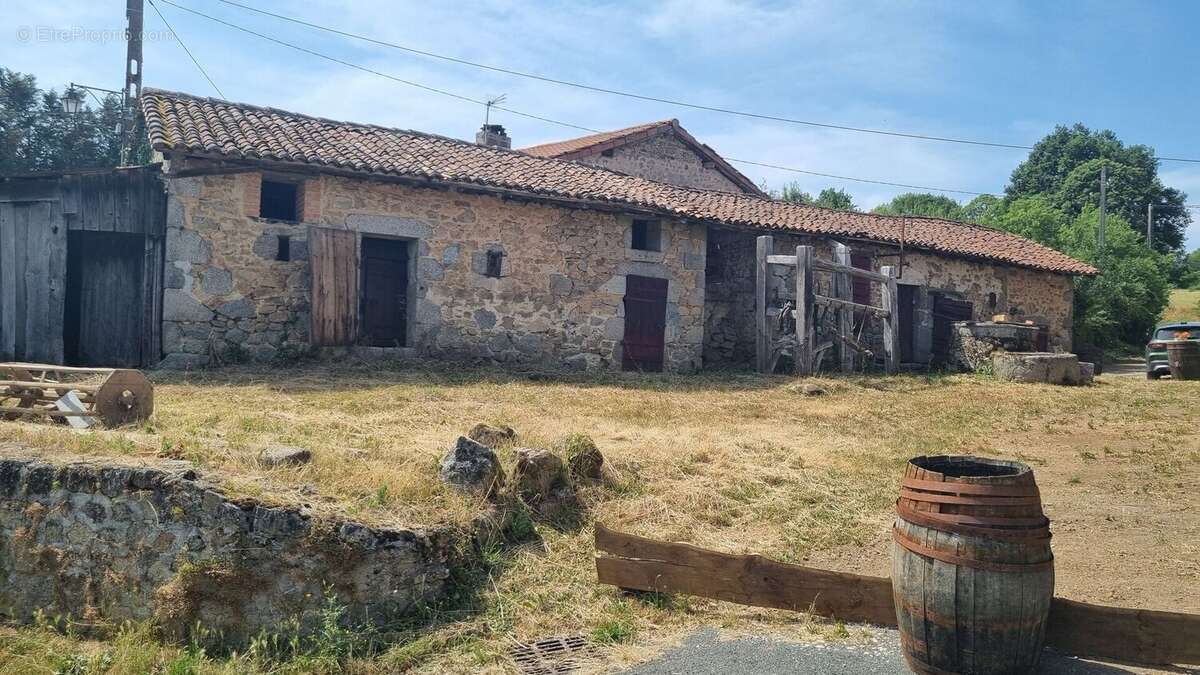 Maison 50 m² à Etouars  - photo 8