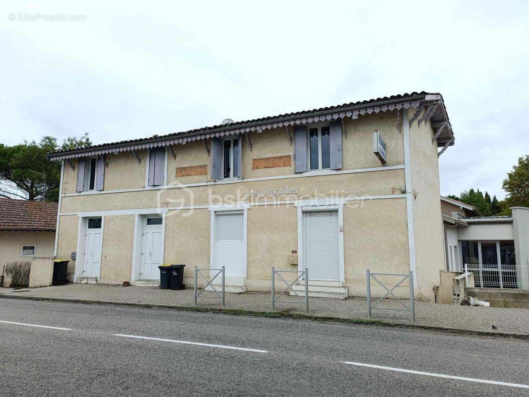 Appartement à VIRAZEIL