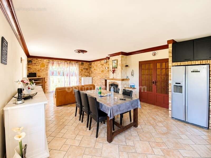 Maison de caractère 5 pièces avec piscine à DOUZAINS (47330) - photo 6