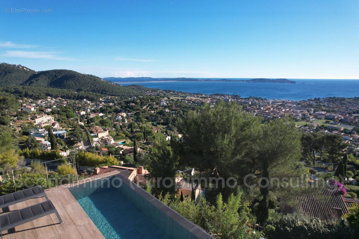 Maison à CARQUEIRANNE