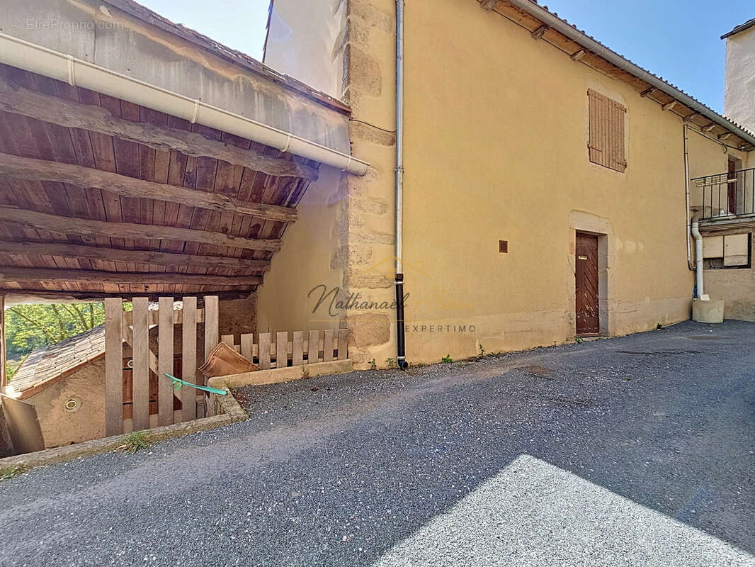 Maison à SAINT-FELIX-DE-SORGUES