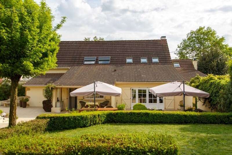Propriété à vendre 8 pièces, 10 min de Paray Le Monial(71) - photo 2