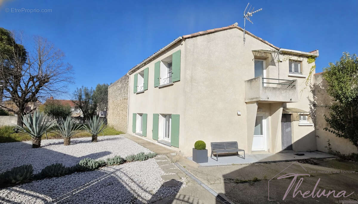 Maison à JONQUIERES-SAINT-VINCENT