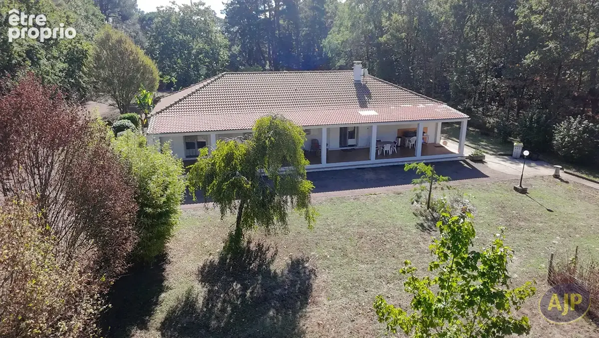 Maison familiale avec dépendance sur plus de 6 000 m² de terrain - photo 9
