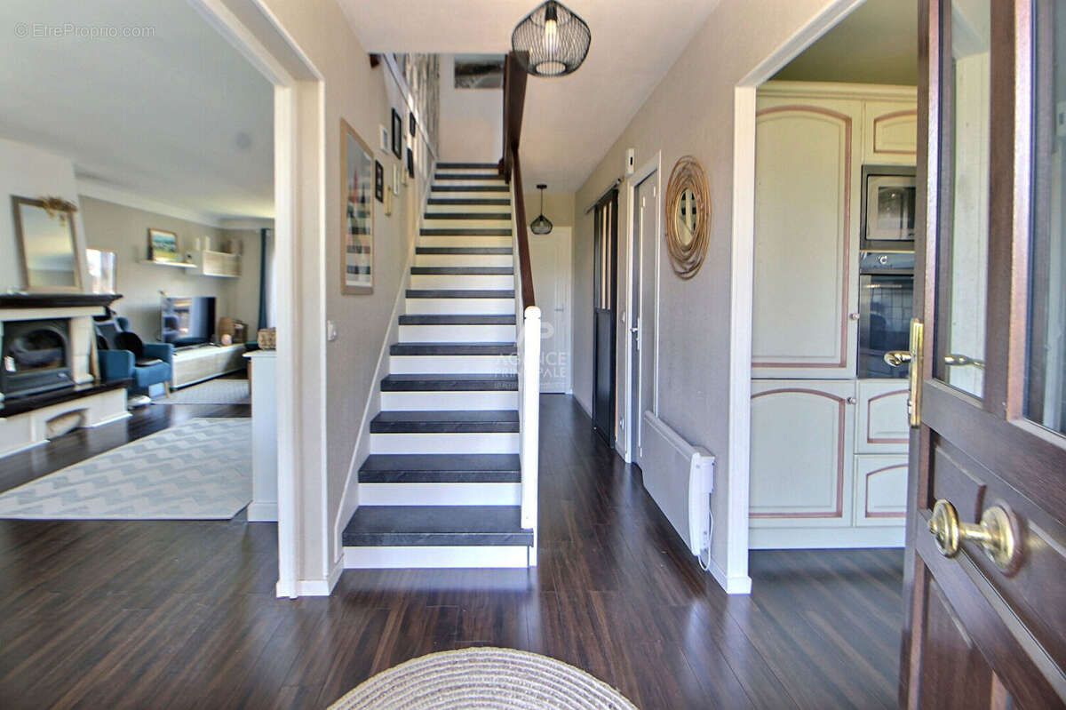 Maison à VERNEUIL-SUR-SEINE