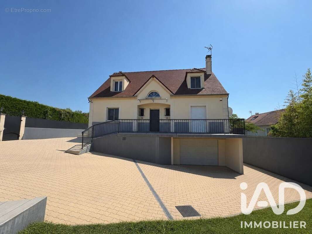 Photo 2 - Maison à SAINT-FARGEAU-PONTHIERRY