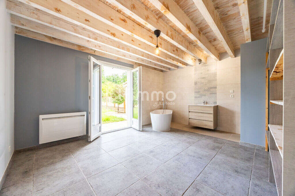 Maison 4 chambres - piscine - grand terrain - photo 12