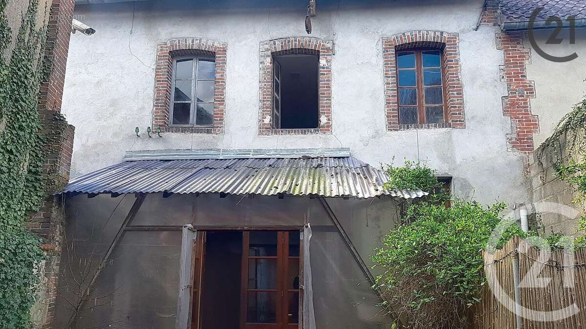 Maison à LA FERTE-LOUPIERE