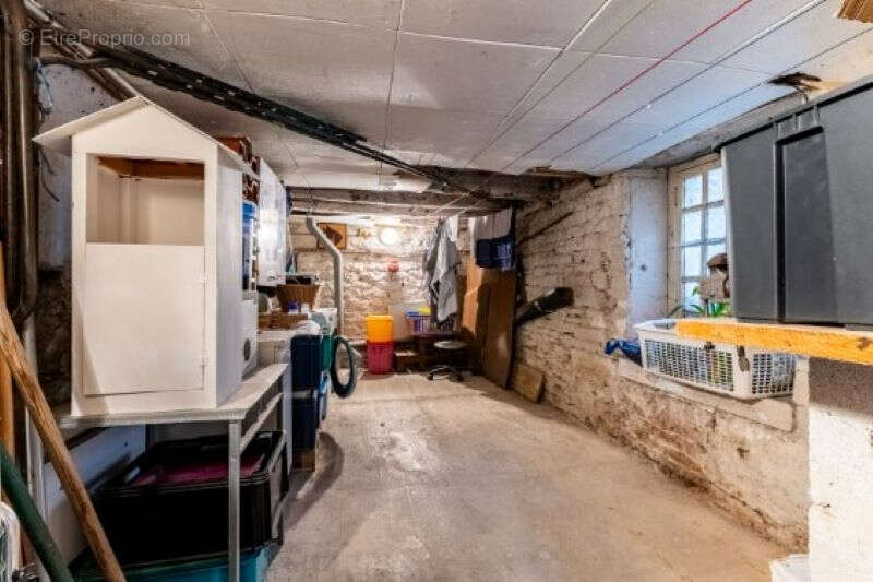 Commerce à PLOMBIERES-LES-DIJON