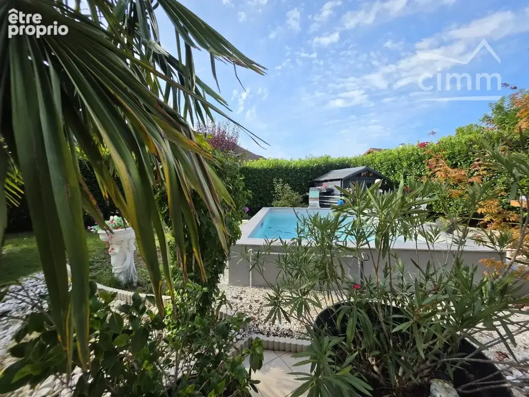 Villa individuelle de 149 m² avec piscine, espace indépendant et jardin arboré de 750 m² - photo 11