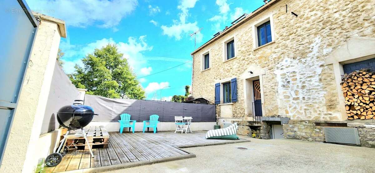 Appartement à CHAUMONTEL