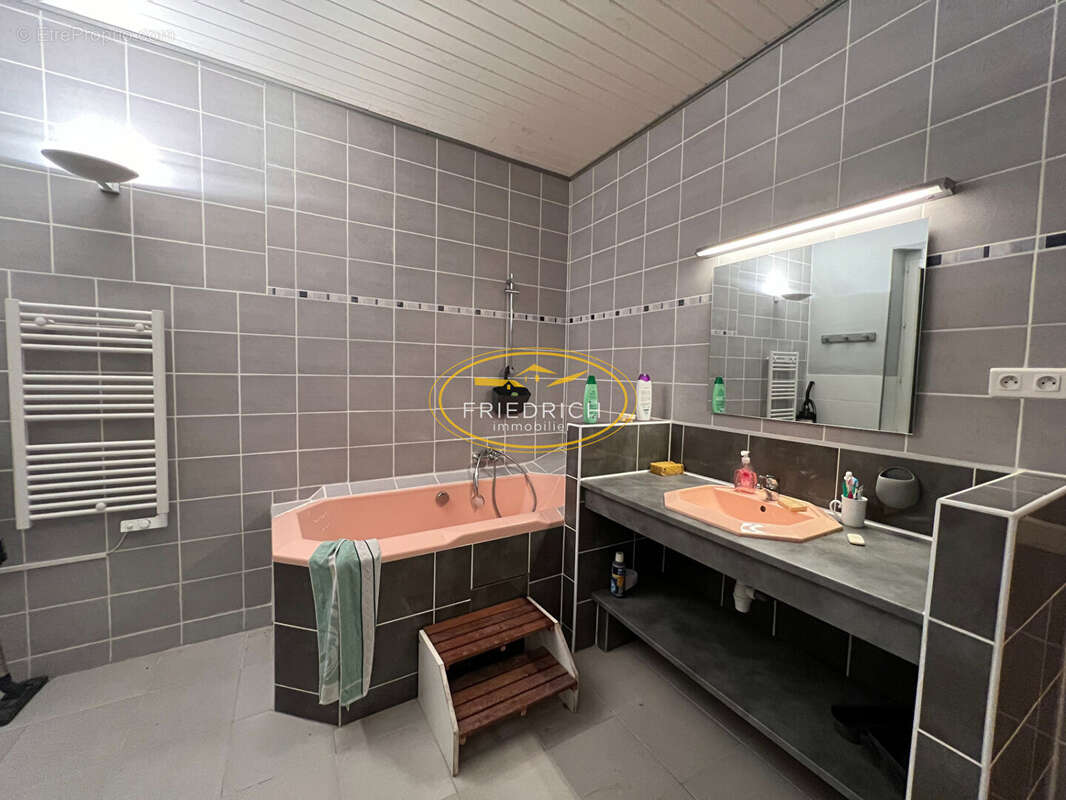 Maison de village a conforter - photo 4