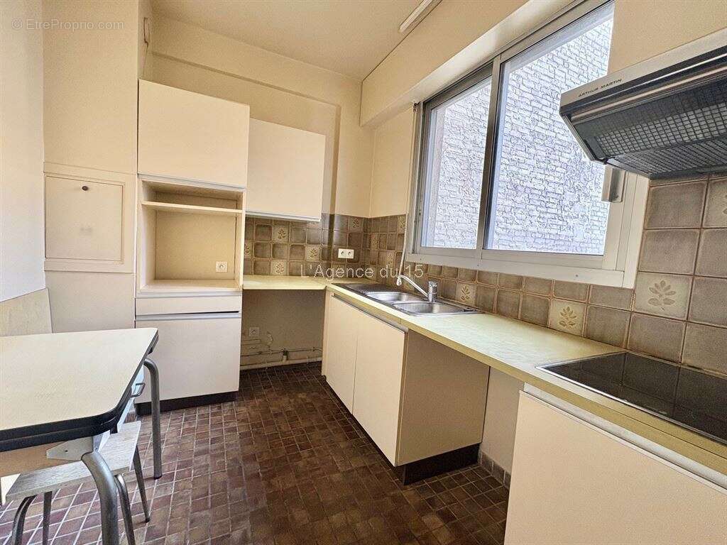 Appartement à PARIS-15E