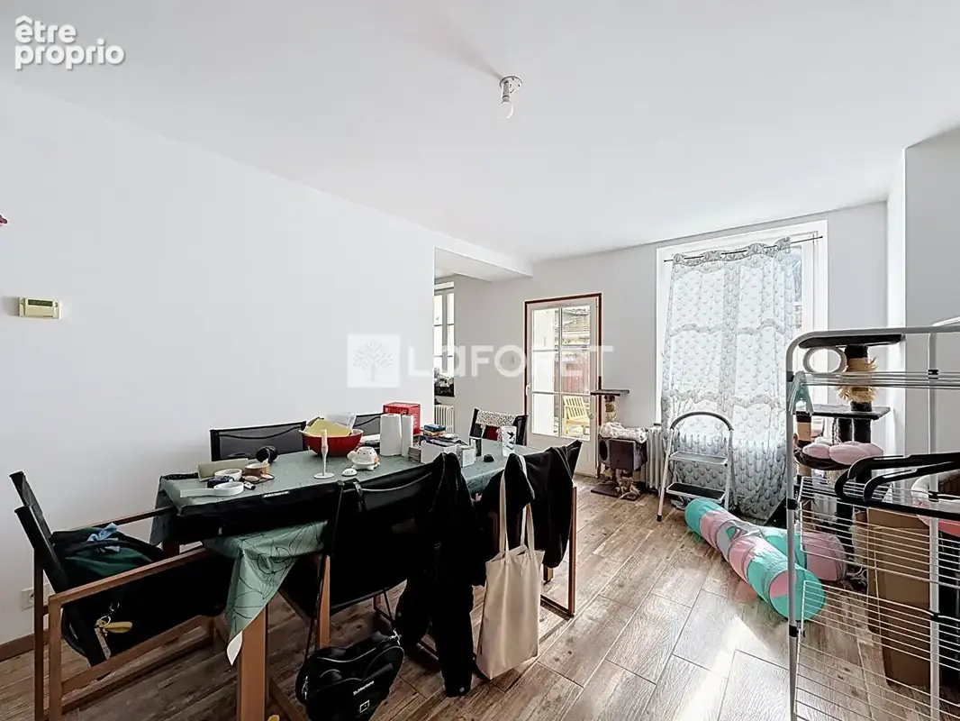 Immeuble Neufchateau 7 pièce(s) 195.1 m2 - photo 9