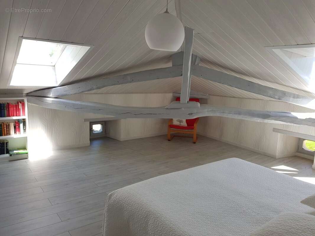 Propriété en pierre avec maison d'amis, piscine, dépendance et 1 hectare de terrain proche de Montaigu-de-Quercy (Tarn-et-Garonn - photo 7