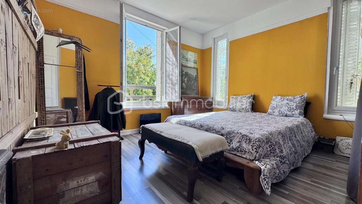Achat Maison de caractère rénovée  179 m² 4 chambres Terrain arboré avec piscine à Toulon - photo 5