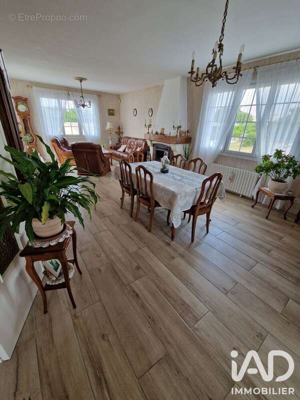 Photo 4 - Maison à TONNAY-BOUTONNE