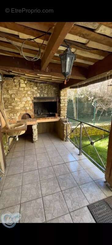 Maison à REVEST-DU-BION